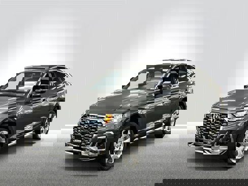 Certified 2025 Audi Q5 2.0T Premium image 1