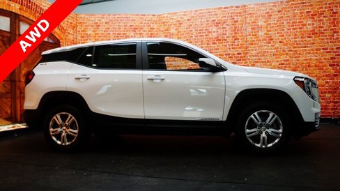 Used 2024 GMC Terrain SLE image 8
