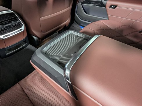 New 2026 BMW 740i xDrive image 38