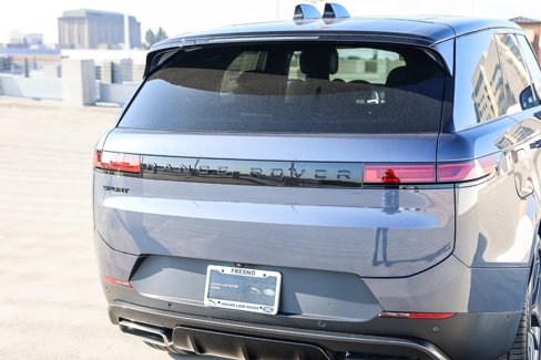 New 2025 Land Rover Range Rover Sport SE image 8