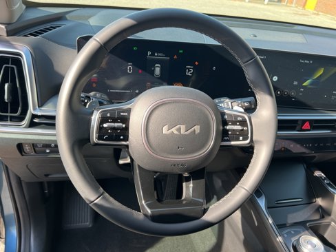 Certified 2025 Kia Sorento EX image 13