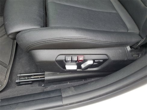 Used 2018 BMW 330i xDrive Sedan w/ Convenience Package image 23