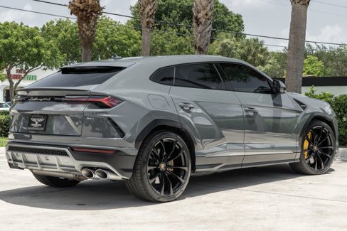 Used 2022 Lamborghini Urus image 8