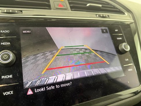 Used 2019 Volkswagen Tiguan SE w/ Panoramic Sunroof Package image 21