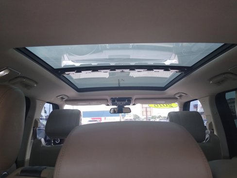 Used 2016 Land Rover Range Rover HSE image 11