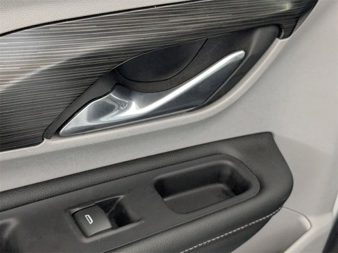 Used 2024 GMC Terrain SLE image 28