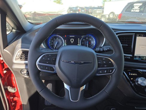 New 2025 Chrysler Pacifica Select image 41