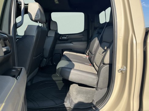 Used 2022 Chevrolet Silverado 1500 ZR2 w/ Technology Package image 17