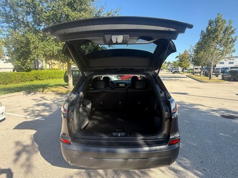 Certified 2023 Jeep Cherokee Altitude Lux w/ Lux Elite Package image 39