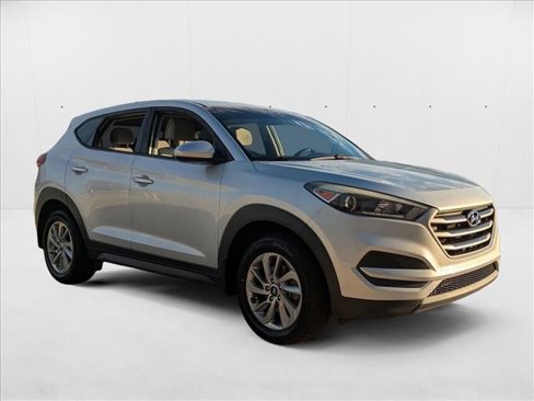 Used 2018 Hyundai Tucson SE image 3