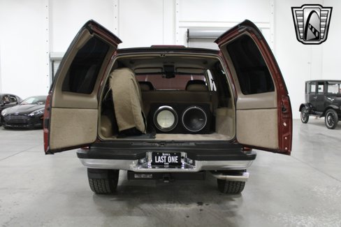 Used 1998 Chevrolet Tahoe 4WD 2-Door w/ Preferred Equipment Group 2 image 8