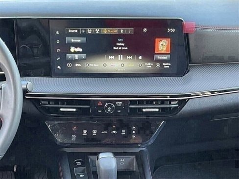 New 2025 Nissan Kicks SR image 11