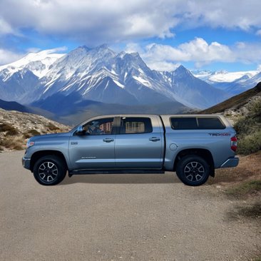 Used 2017 Toyota Tundra Limited image 2