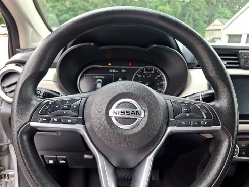 Used 2021 Nissan Versa SV image 21