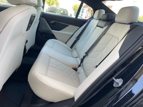 New 2026 BMW 550e xDrive w/ Premium Package image 8