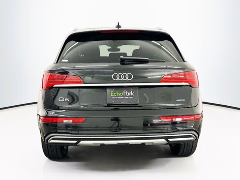 Used 2023 Audi Q5 2.0T Premium w/ Convenience Package image 7