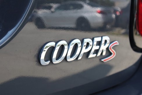 Used 2019 MINI Cooper S w/ Signature Upholstery Package image 10