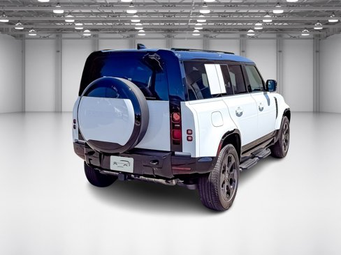 New 2025 Land Rover Defender 110 X-Dynamic SE image 5