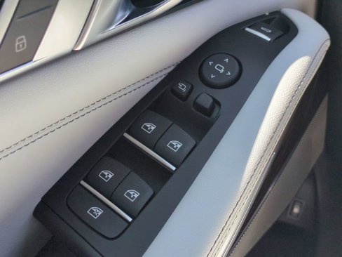 New 2026 BMW X5 xDrive50e image 25