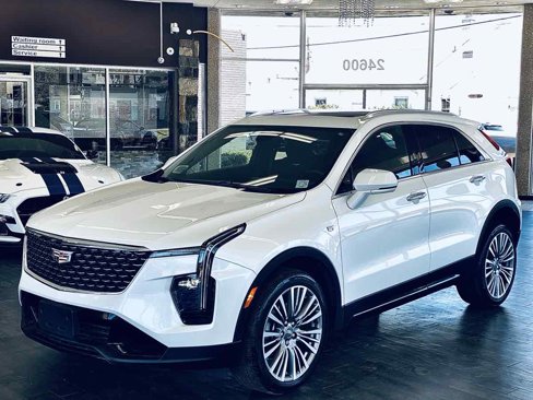 Used 2024 Cadillac XT4 Premium Luxury image 8