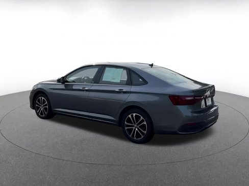 Used 2025 Volkswagen Jetta Sport image 10