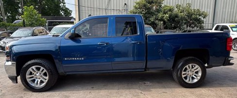 Used 2017 Chevrolet Silverado 1500 LT w/ Trailering Package image 3