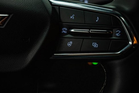 Used 2025 Chevrolet Traverse LT image 19
