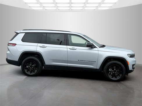 Used 2024 Jeep Grand Cherokee L Laredo image 8