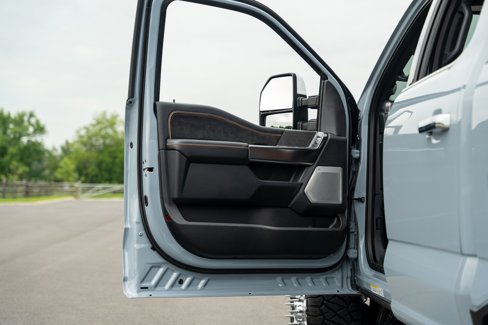 Used 2024 Ford F450 Platinum w/ FX4 Off-Road Package image 31