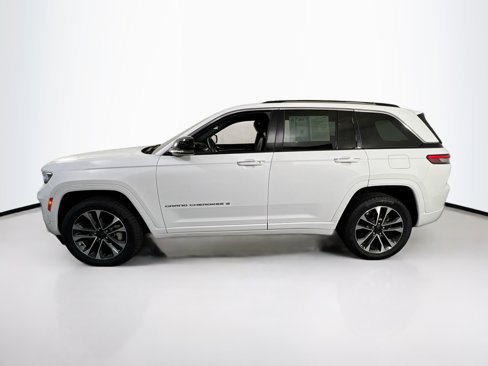 Used 2022 Jeep Grand Cherokee Overland w/ Luxury Tech Group IV image 8