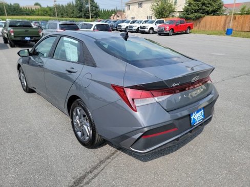 Used 2024 Hyundai Elantra SEL image 4