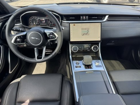 Used 2024 Jaguar XF R-Dynamic SE image 28