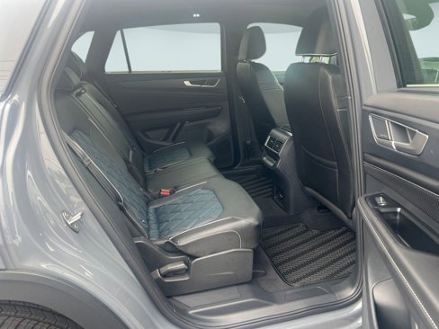 Used 2025 Volkswagen Atlas Cross Sport SEL Premium R-Line image 26