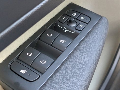 New 2026 Volvo XC40 B5 Plus w/ Protection Package Premier image 27