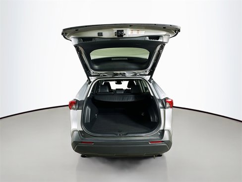 Used 2021 Toyota RAV4 XLE Premium image 33