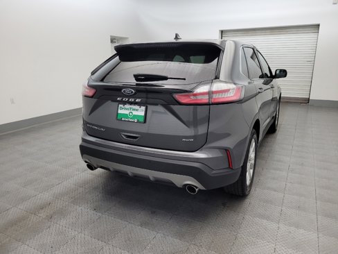 Used 2024 Ford Edge Titanium image 7