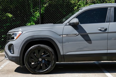 Used 2024 Volkswagen Atlas Cross Sport SE w/ Panoramic Sunroof Package image 23