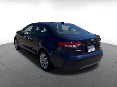 Used 2025 Toyota Corolla LE image 11