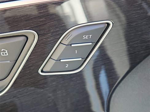 Certified 2025 Audi Q7 3.0T Prestige image 21
