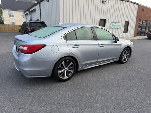 Used 2017 Subaru Legacy 2.5i Limited image 3