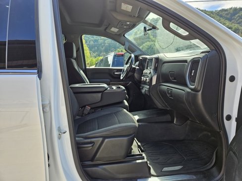 Used 2021 GMC Sierra 2500 SLE w/ SLE Value Package; image 14