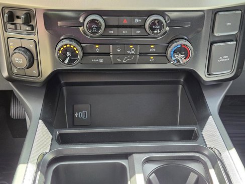 New 2025 Ford F250 XLT w/ FX4 Off-Road Package image 23