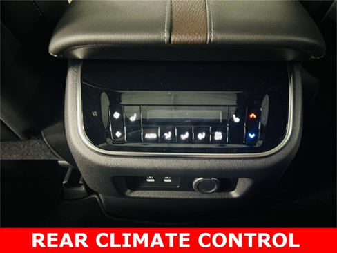 New 2025 Nissan Armada Platinum image 12