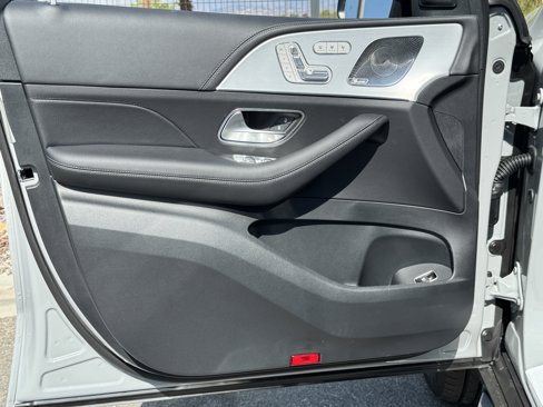 New 2026 Mercedes-Benz GLS 580 4MATIC image 17