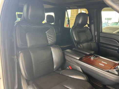 Used 2022 Lincoln Navigator L Reserve image 32