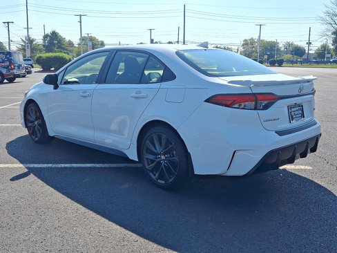 Used 2023 Toyota Corolla XSE image 4