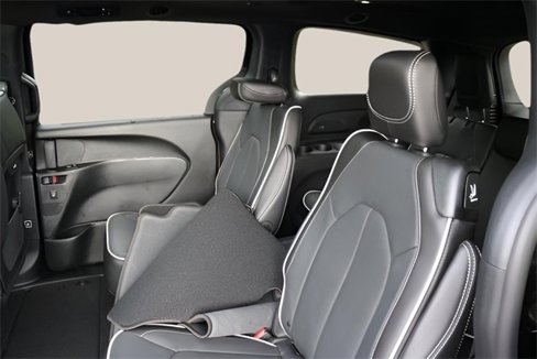 New 2026 Chrysler Pacifica Limited image 16