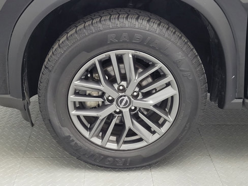 Used 2023 Nissan Rogue S image 31