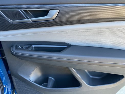 New 2026 Volkswagen Atlas Cross Sport SEL R-Line image 28