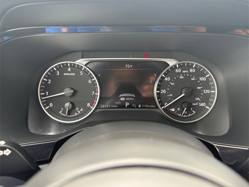 Used 2025 Nissan Pathfinder SV image 30